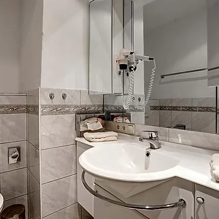 Stoessels Hotel 3*